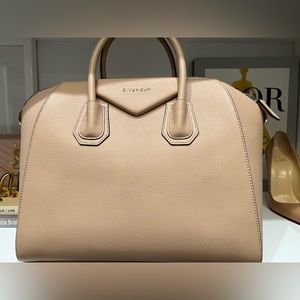 Givenchy Antigona Medium